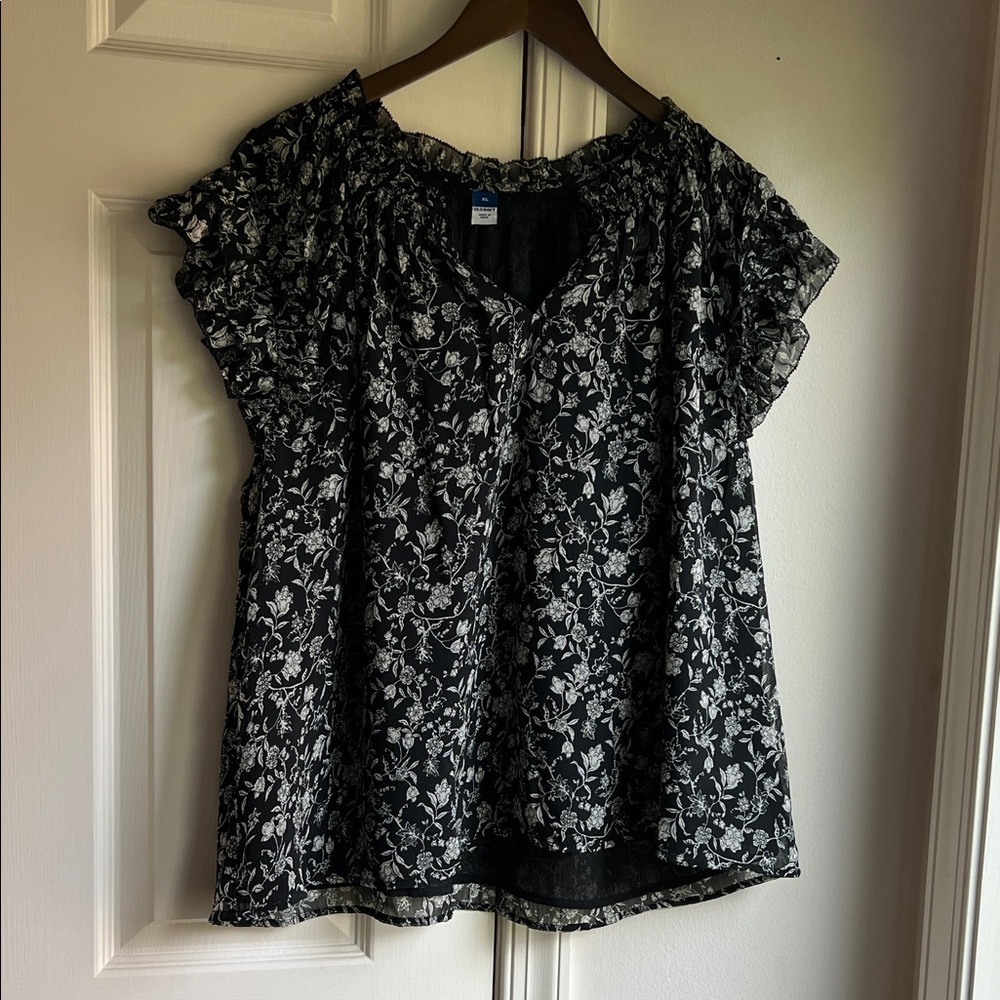 Old Navy Black and White Floral Blouse